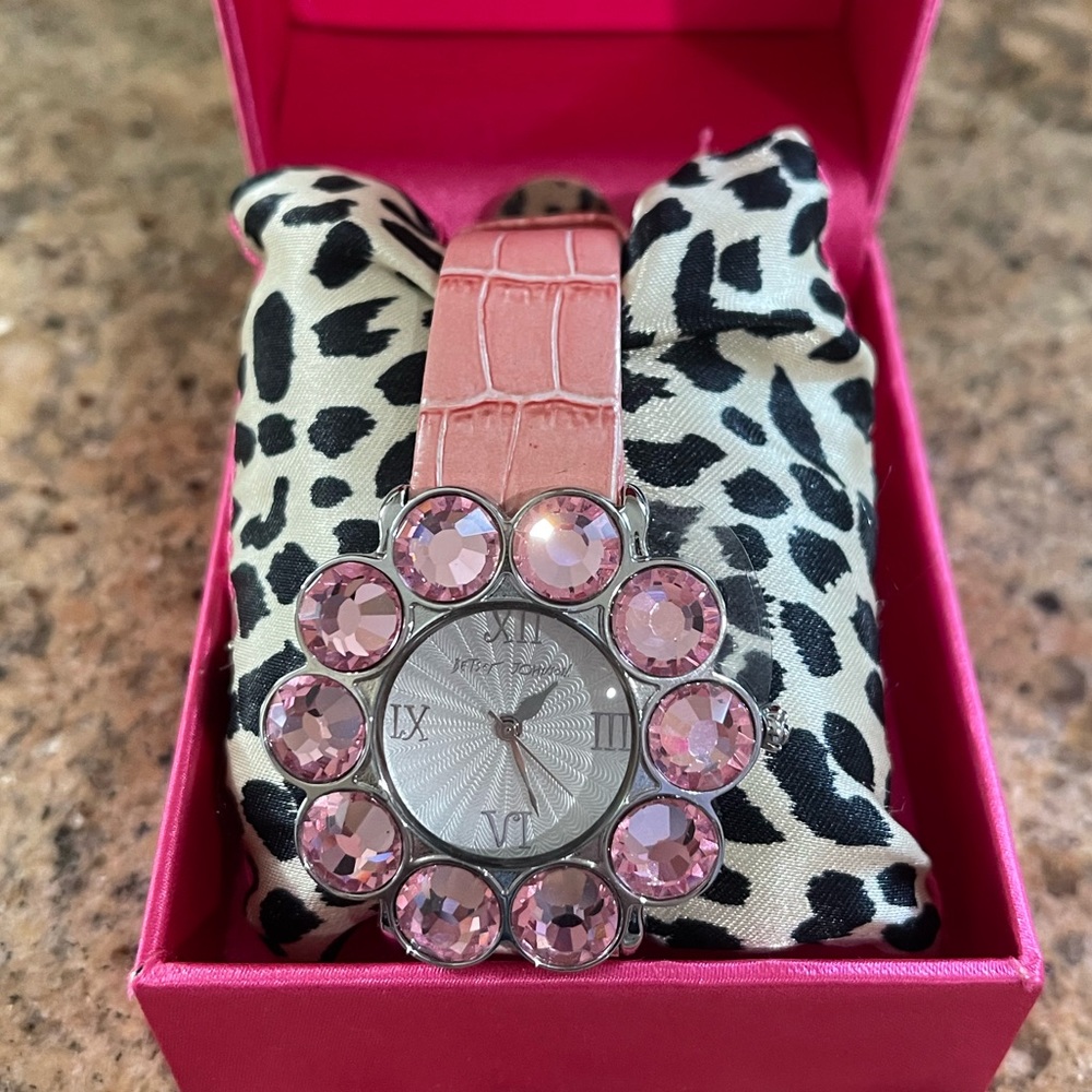 Betsey Johnson pink crocodile band watch, needs battery